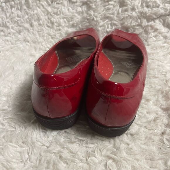 Gravity Defyer Leather Patent Red Peep Toe Slip On Shoes Size 6 - Picture 4 of 14